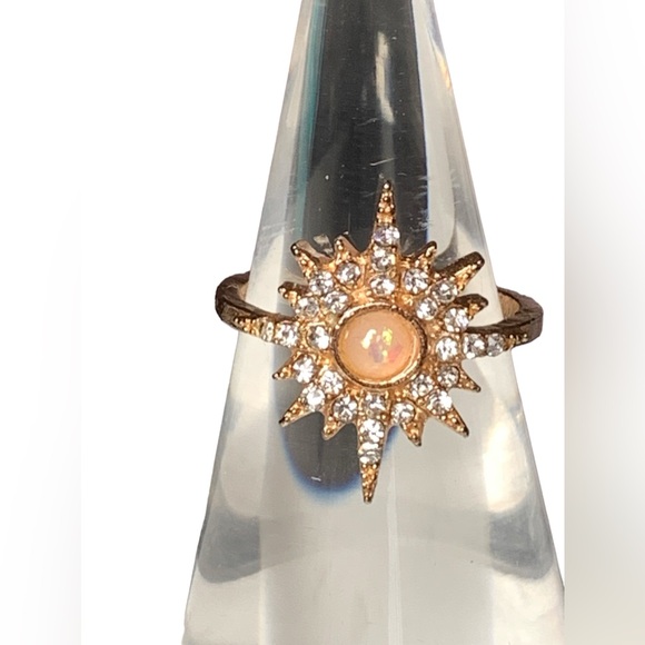 Sun Star Burst Faux Peach Opal & Clear Crystal Woman’s Fashion Ring Jewelry - Picture 2 of 9